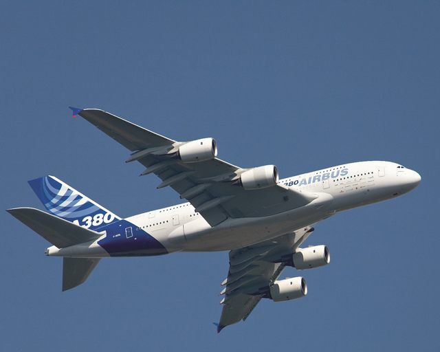 Defective airplane components made from carbon fiber reinforced plastics may soon be repaired or recycled easily and cost-effectively.